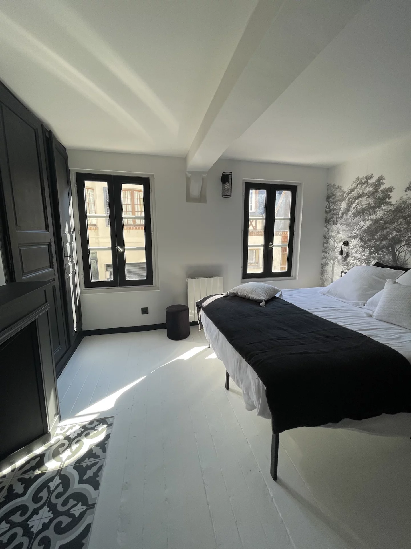 Chambre après rénovation à Pont-l’Évêque