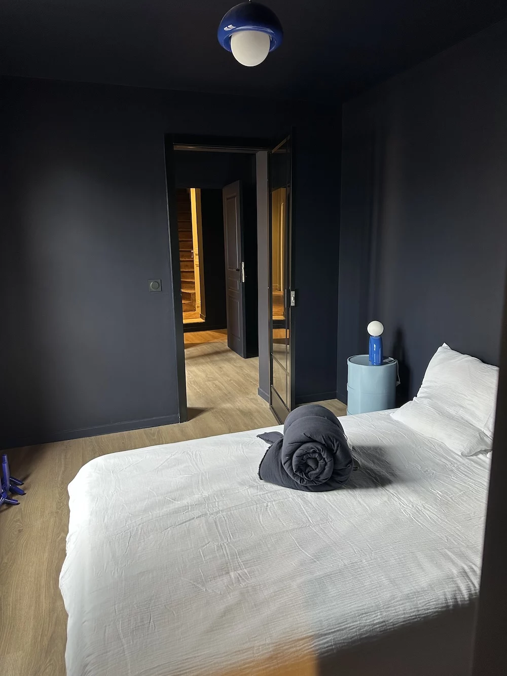 Chambre après rénovation à Pont-l’Évêque