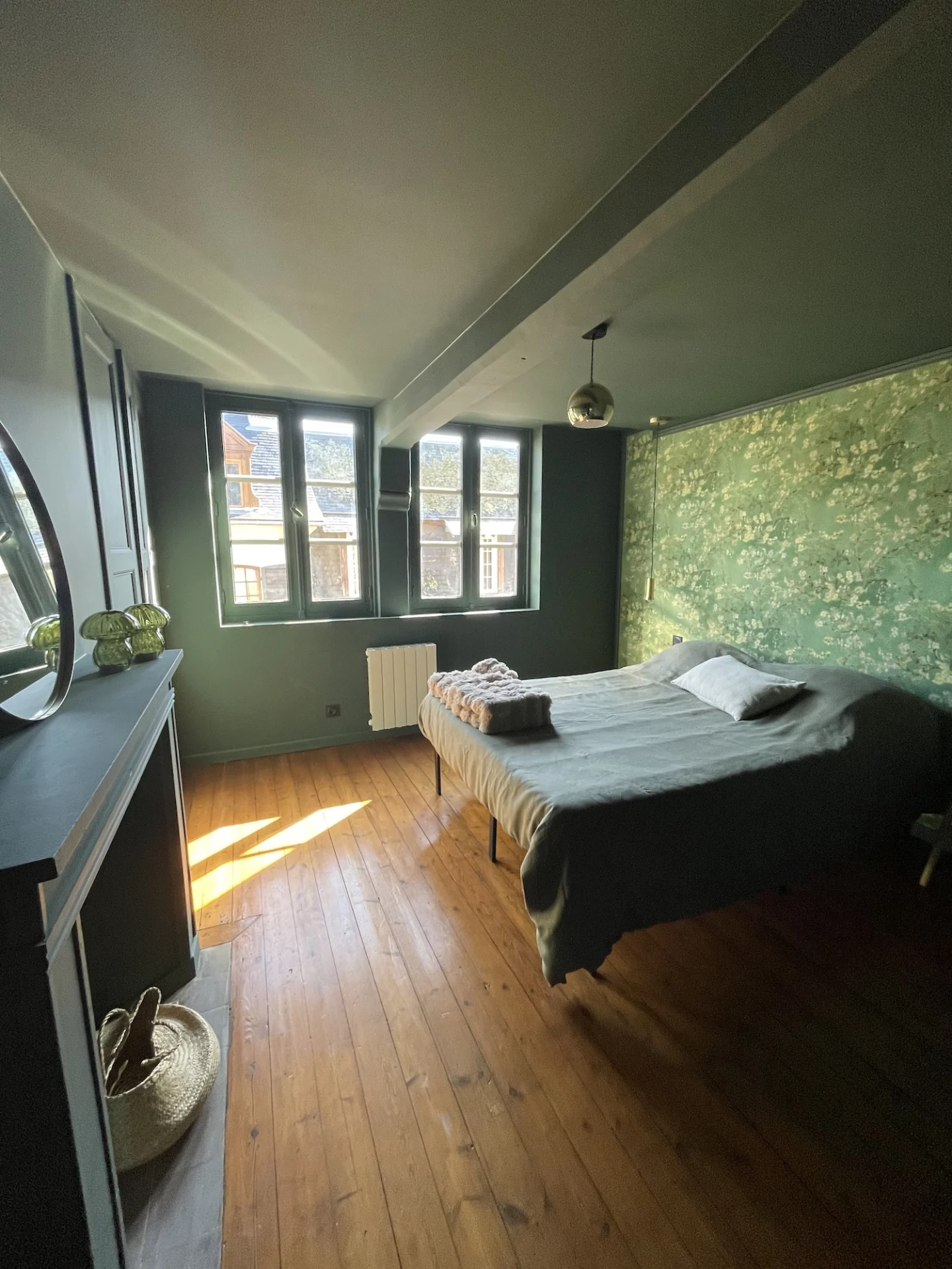 Chambre après rénovation à Pont-l’Évêque