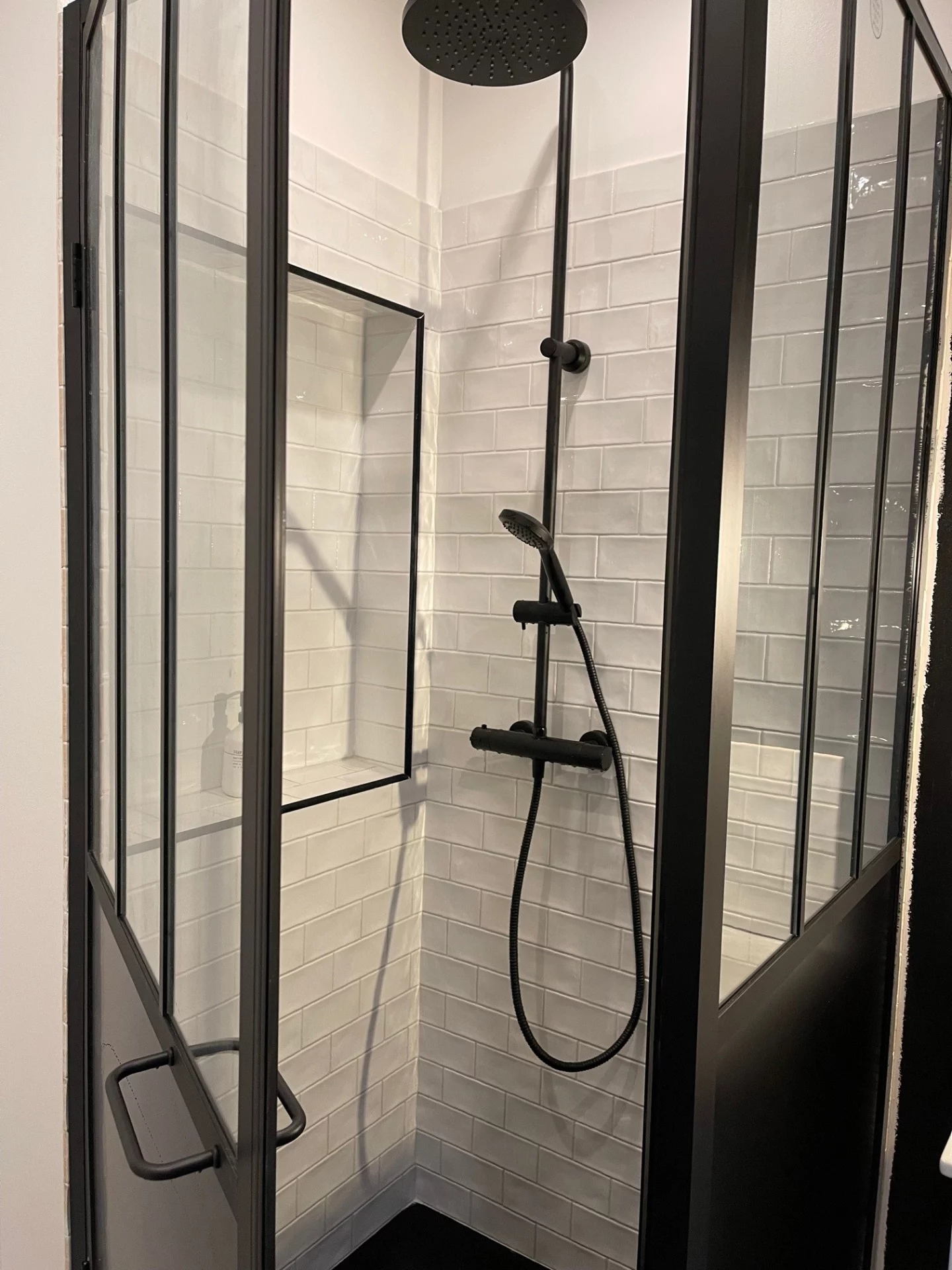 Salle de bain après rénovation à Pont-l’Évêque